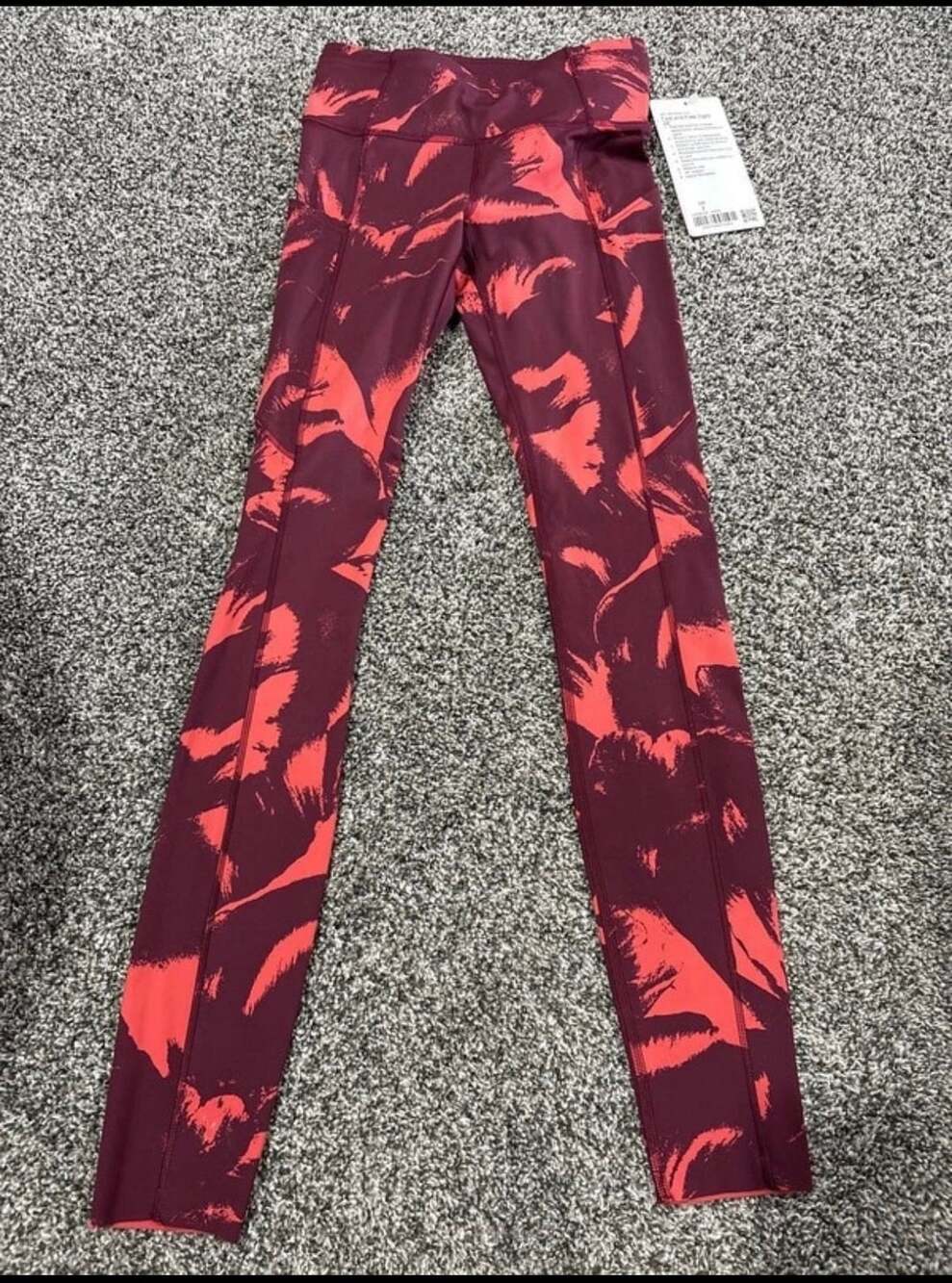 Lululemon Fast and Free Tight Size 4 Red Print Leggings
